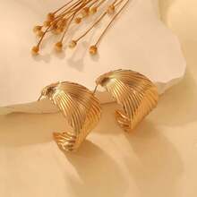 Vintage Exaggerated Large Shell Earrings For Women, High-End Metal C-Shaped Hoop Earrings, Unique Design With Pleated Fan Leaf, Vacation Style - Yellow - View 2