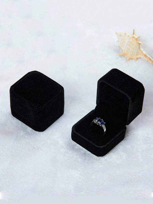 1 Set Of Velvet Ring Boxes, Earring Pendant Jewelry Boxes, Ring And Earring Gift Boxes, Jewelry Display Cases.