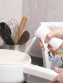 White/Black Plastic Modern Transparent Oil Spray Bottle With Brush, Kitchen Oil Sprayer, Suitable For Camping, BBQ, Salad, Baking, Cooking, Frying, Baking, Party, Kitchen Tools/BBQ Tools - Multiple Styles - View 3