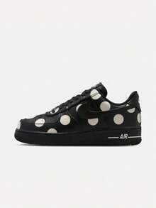 Nike Women's W AIR FORCE 1 '07 Low-Top Sports Casual Shoes IR8647-001 - Black - View 1