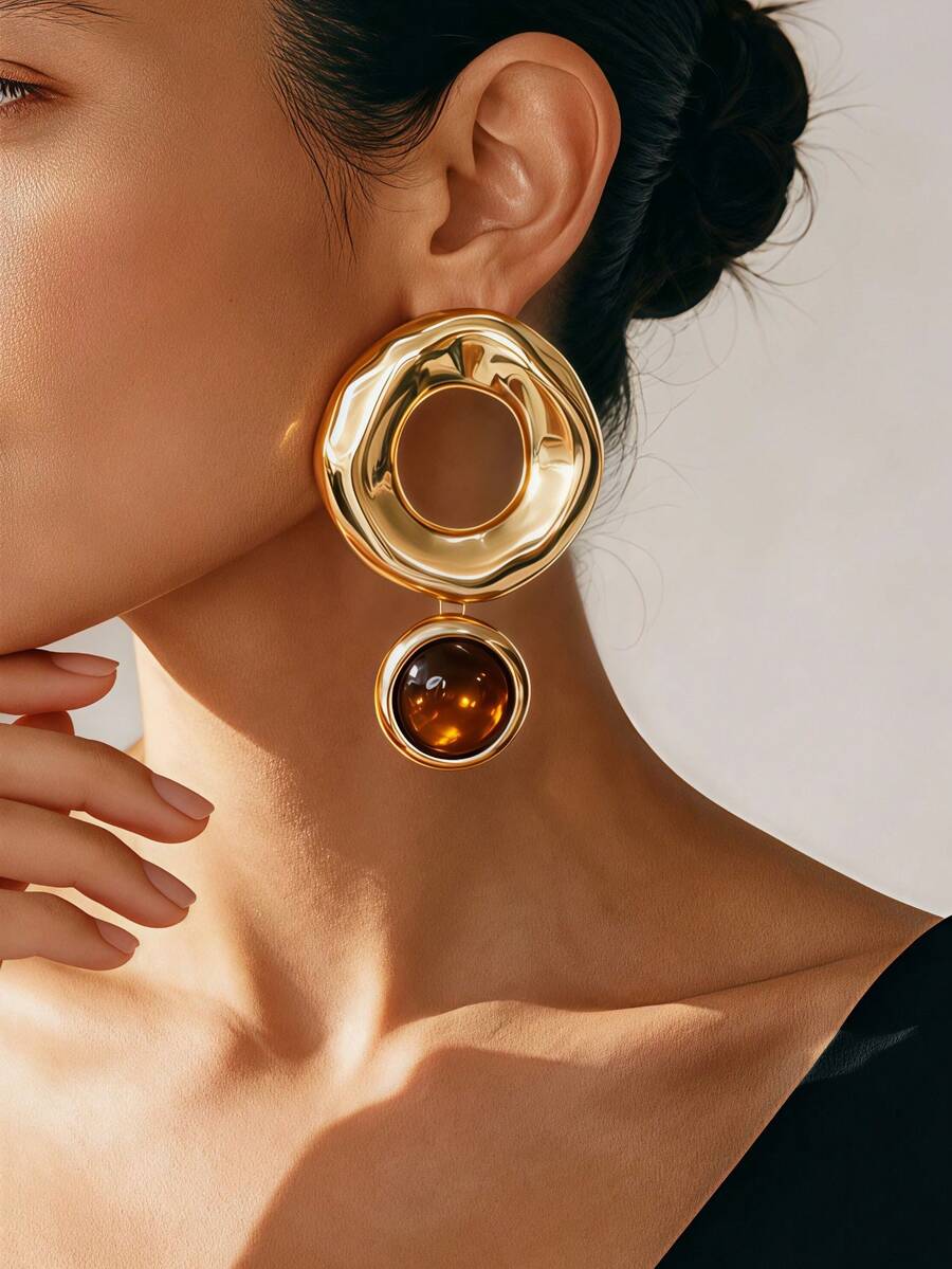 1 par de pendientes de aro plisados estilo Maillard vintage chapados en oro brillante con colgante de cuenta de color ámbar, pendientes exagerados para fiesta y uso diario de mujer, accesorio atmosférico - Dorado + Ámbar - Ver 1