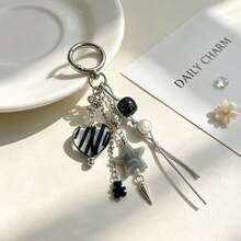 1pc Y2K Style Bear & Heart Keychain Pendant, Sweet Cool Minimalist Pentagram Bag Charm - Multicolor - View 4
