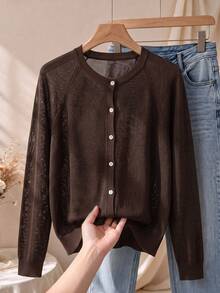 GIGOGOU 大尺碼 1XL-4XL 女款春夏薄款針織開襟衫，輕便休閒長袖鏤空外套 - 咖啡棕 - 查看 2
