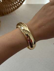 Exaggerated Geometric Textured Gold Bracelet Set, Asymmetrical Wavy Hammered Cuff Bangles, Personalized Layered Accessories - Gold - View 11