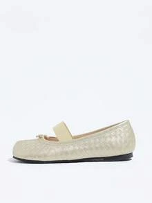 Pearlescent Gold Rhombus Embossed Split Toe Pig-Toe Mary Jane Women's Shoes With Elastic Band Flat Luxury Style Low Vamp Slouchy Shoes - Gold - View 2