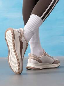 Skechers 女款休閒運動鞋 BOBS SQUAD 4 透氣舒適緩震跑步休閒鞋 117741-NTMT - 自然色/多色 - 查看 5