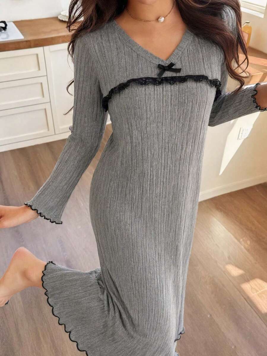 Gaun Santai Wanita Model Slimming dengan Lengan Panjang Bergaris Abu-abu Lembut, Kerah V, Patchwork Renda Hitam, dan Pita untuk Musim Semi dan Gugur - Grey - View 1