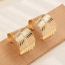 Vintage Exaggerated Large Shell Earrings For Women, High-End Metal C-Shaped Hoop Earrings, Unique Design With Pleated Fan Leaf, Vacation Style - Yellow - View 3