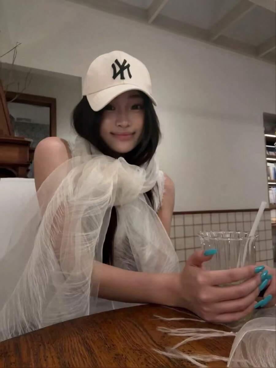 Maito 女款白色流蘇圍巾,夏季薄款歐根紗防曬亞麻圍巾,透明紗質 - A - 查看 1