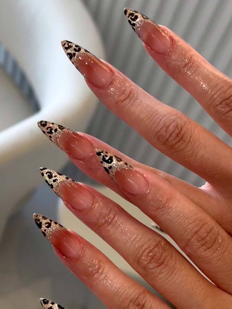 10片杏仁形手工穿戴甲,附全套美甲工具組,梅納豹紋法式美甲,暖裸色漸層底色配金亮片勾邊,指尖手繪經典豹紋,復古風,亮面光滑質感,溫柔酷感,百搭優雅,可重複使用 - 摩卡棕 - 查看 1