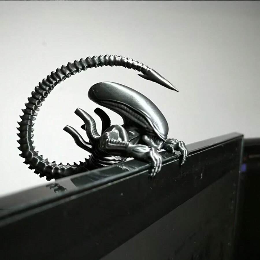 Hanging Display Alien Ornament|Cool Desktop/Computer Decorative Sculpture Mini Ornament|Christmas/Birthday Party Creative Gift - Alien Figurines - View 1