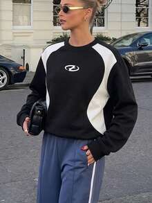 Women's New Minimalist Winter White Icon Print Street Casual Patchwork Crew Neck Fashion Versatile Sweatshirt - Black and White - View 2