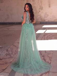 Premium Luxury Crystal Beaded Sequin One-Shoulder Evening Gown, High Slit Streamlined Tulle Overlay, Suitable For Red Carpet, Evening Party, Gala - Green - View 3