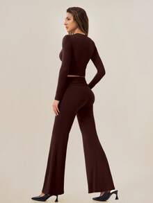 TimeOff Setelan Olahraga Wanita Satu Set Warna Polos, Kerah V Dalam, Model Lipat Depan, Lengan Panjang, Pinggang Lipat, dan Celana Lebar - Coffee Brown - View 10