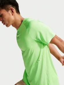 Nike Kaos Rajut Lengan Pendek Tanpa Kerah Pria AS M NK AF STRIDE SS TOP TIH0746-702 - Hijau - View 3