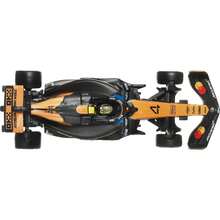 Hot Wheels 1:64 比例高級合金 F1 收藏玩具車,配備 Real Riders 輪胎,金屬車身與底盤 - McL aren F1 #4 - 查看 7