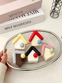 5pcs/1pc Cute House Shaped No-Drill Strong Adhesive Hooks, Decorative Practical Storage Hooks, Suitable For Bedroom Bathroom Kitchen Entryway Home Miscellaneous Storage Decoration, Room Decoration, Autumn Home Decor - Multicolor - View 3