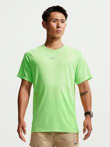 Nike Kaos Rajut Lengan Pendek Tanpa Kerah Pria AS M NK AF STRIDE SS TOP TIH0746-702 - Hijau - View 1