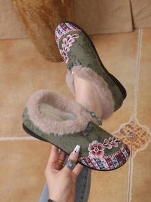 New Chinese Bohemian Style Embroidered Floral Short Boots For Women, Vintage Frog Button Patchwork Flat Slip-On Ankle Snow Boots For Outdoor Wear - Army Green - View 3