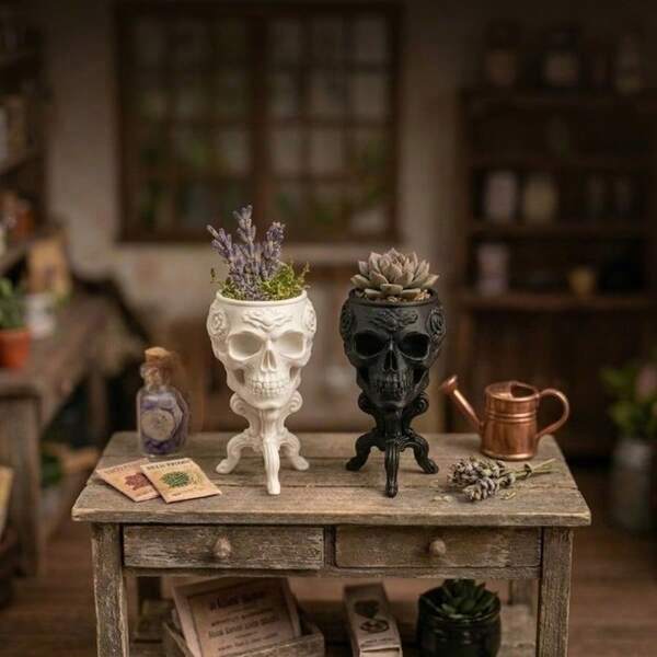 1pc Mini Gothic Skull Planter, 3D Printed Design, European Style Tripod Base, Exquisite Carved Craftsmanship, Mini Succulent Pot, Halloween Dark Personalized Desktop Decoration