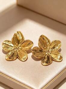 1 Pair Women's Earrings Fashion Versatile Suitable For Daily Wear - Five-leaf Flower - View 1