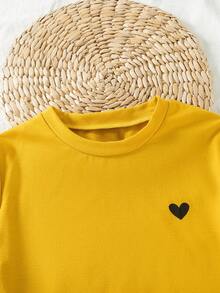 2pcs Girls Casual Outfits: Heart Print Fitted Short Sleeve Top And Striped Heart Decor Elastic Waist Pants, Summer - Yellow - View 3