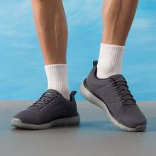 Skechers 男士一體式透氣飛織軟底緩震日常跑步鞋運動休閒鞋 - 深灰色 - 查看 3