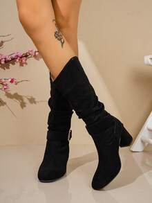 女款橡膠底粗跟中筒抓皺靴，秋冬新款黑色高筒高跟大尺碼復古靴 - 黑色 - 查看 2
