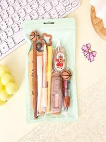 1 Set de Papelería de Alta Calidad, Incluye Bolígrafo de Color Macaron + Cinta Correctora + Bolígrafo Multicolor, Caja de Regalo de Papelería Esencial para Estudiantes/Oficina, Múltiples Colores Disponibles, Papelería de Moda para Estudiantes y Adolescentes - Conjunto de fútbol - Ver 9