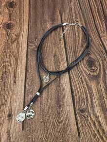 1 Peça Colar Feminino em Formato de Y, Colar com Pingente Redondo Plissado com Estampa Vintage em Couro PU Artificial e Tecido de Veludo, Colar Ajustável Multicamadas Adequado para Uso Diário, Festa, Férias, Corrente de Suéter de Outono, Acessório de Colar Adequado para Uso o Ano Todo - Preto - Visão 2