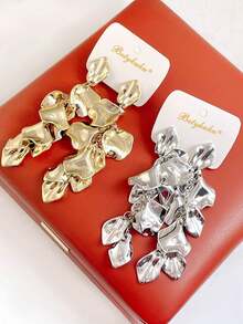 Betykuku 1 Pair Baroque Style Petal Pendant Earrings - Silver - View 4