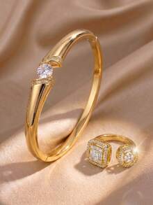 Solitär-Runddiamant offener Goldarmreif & Zweistiliger Cut Out Halo-Zirkonia-Ring Schmuckset, luxuriöser Hochzeits-Braut-Schmuck - Verschiedenfarbig - Übersicht 5