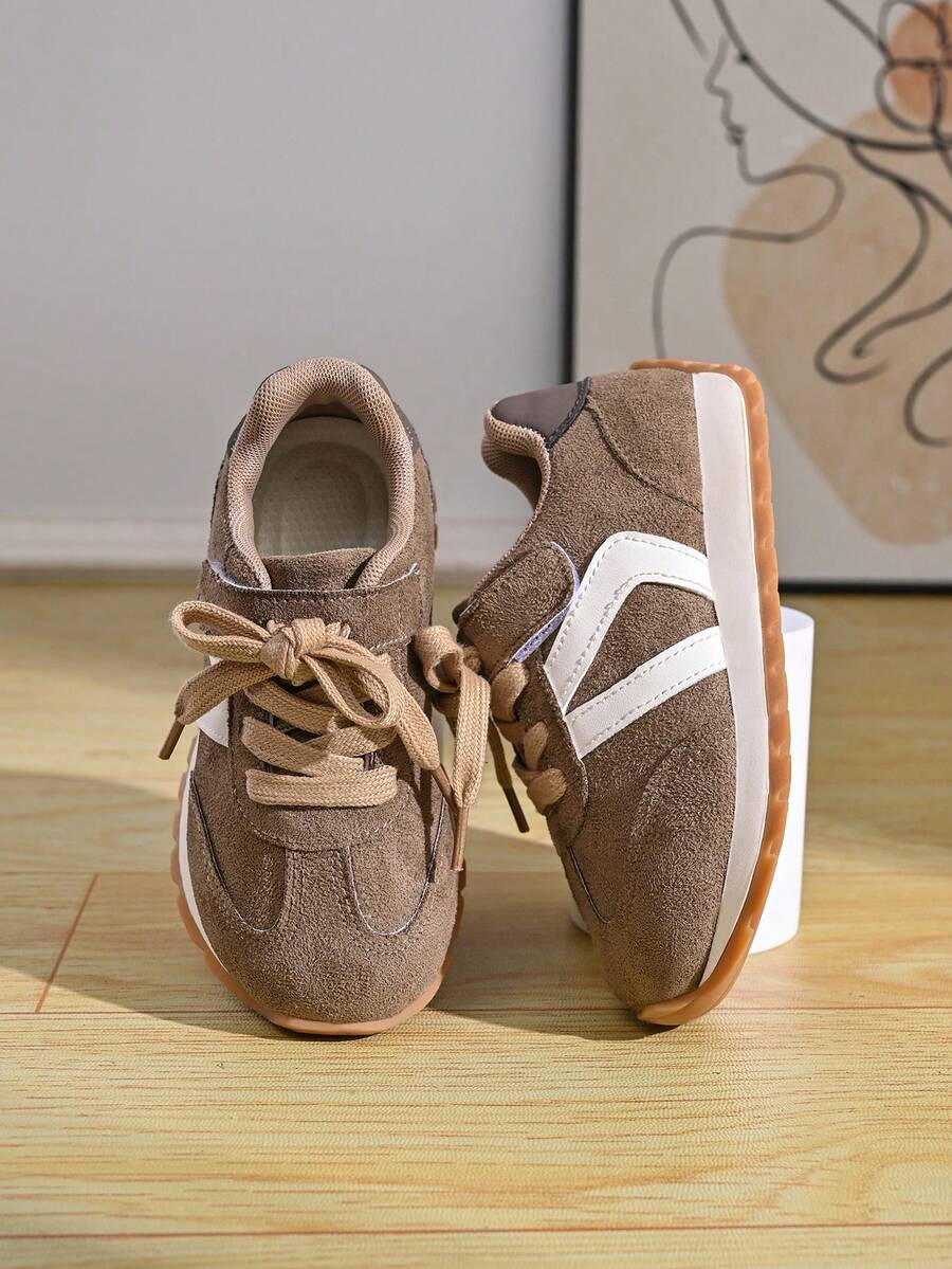 Children's Retro Training Shoes, Boys & Girls Hook-And-Loop Soft Sole Lightweight Casual Style Sneakers - Brown - View 1