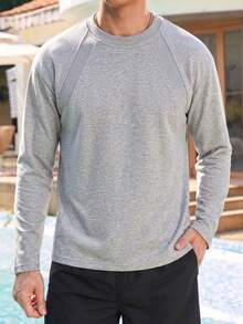 1pc Light Gray Men's Sweatshirt, Basic Crew Neck Pullover, Fine Knit Fabric, Draped Loose Fit, Minimalist Texture, Lazy Vacation Style, Machine Washable And Dry Cleanable, Early Autumn Short Trip Holiday Outfit - Light Grey - View 4