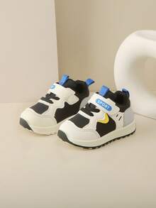 1 Pair Infant/Toddler Colorblock Patchwork Closed-Toe Low-Top Hook & Loop Flat Slip-On Sneakers For Daily Wear [Select By Actual Cm Inner Length] - Black - View 5
