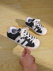 Kids Leopard Print Lace-Up Casual Sneakers, Soft Sole Non-Slip Retro Sports Shoes For Boys And Girls - Black - View 2
