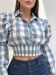 Kemeja Pendek Lengan Mengembang Berkerah Motif Kotak-kotak Biru dan Putih, Blus Pendek Kancing Depan dengan Hem Berkerut dan Rumbai untuk Wanita - MultiWarna - View 6