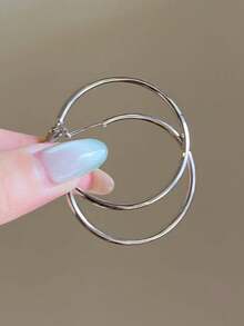 4 Pasang Anting Hoop Geometris Polos Elegan, Modis, Mewah, Canggih, Personal, Berlebihan, Serbaguna, Cocok untuk Wanita, Pemakaian Sehari-hari, Liburan, dan Perjalanan. - Perak - View 6
