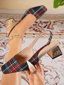 Giày cao gót nữ slingback mũi vuông họa tiết kẻ caro cổ điển, thiết kế khóa cài, gót vuông 4.5cm, đi lại thoải mái, phù hợp với nhiều phong cách trang phục - màu đen - Xem 5
