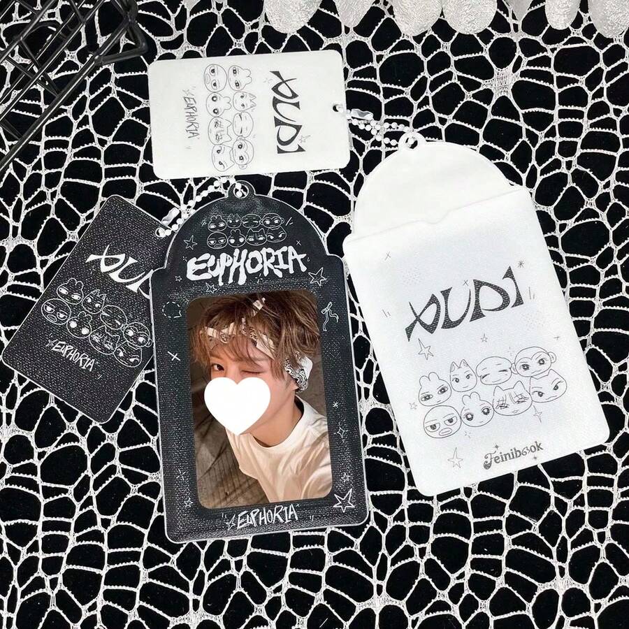 1pc Personalized Black & White Matte Card Holder, Black Starry Sky Card Clip, K-Pop Album Photo Card Holder, Star & Bow Card Clip, 3-Inch Idol Photo Card Display, Concert Support Accessory, Bag Charm Pendant, Suitable For 3-3.5 Inch Mini Photo Cards, Photo Cards, Idol Photo Cards, Trading Cards, Anime & Game Merchandise Card Storage, Winter/Summer Break Supplies, Back To School Season - Card Sleeve - View 1
