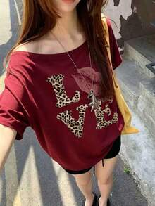 女款時尚露肩豹紋 LOVE 與嘴唇圖案 T-shirt，短袖聚酯纖維高彈性紅色休閒上衣，夏季款 - 紅色 - 查看 2
