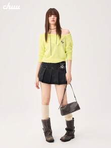 CHUU 女款字母刺繡不對稱領口針織毛衣 春秋韓系甜酷性感露肩長袖套頭衫 - 黃色 - 查看 2