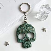 Vintage Patterned Skull Pendant Gothic-Style Hollowed-Out Keychain It Can Be Used For Decorating Clothing And Bags A Small Surprise For A Friend - Multicolor - View 4
