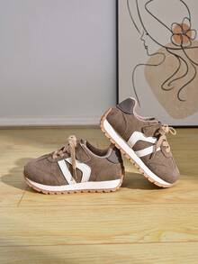 Children's Retro Training Shoes, Boys & Girls Hook-And-Loop Soft Sole Lightweight Casual Style Sneakers - Brown - View 5
