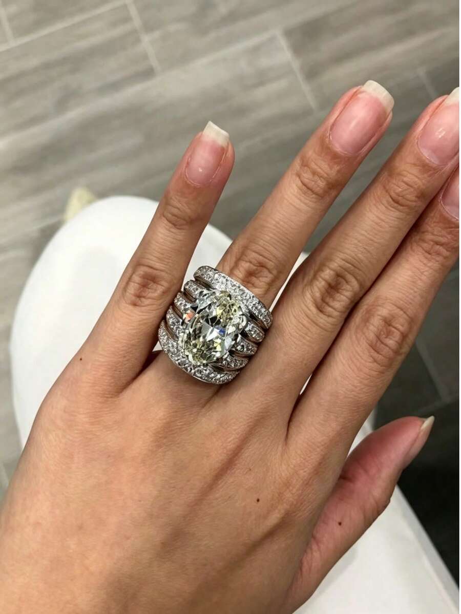 1pc Luxury Oval Large Diamond Multi-Layer Wide Band Ring, Heavy Work Full Rhinestone Embellished Exaggerated Banquet Accessory, Women's Ring, Engagement Gift Jewelry - White - View 1