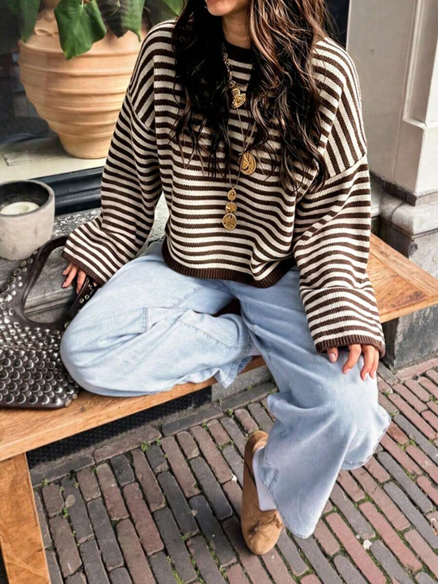 Top de punto de manga larga con cuello redondo y rayas de color contrastante para mujer, versátil para uso diario y casual en otoño - Blanco y marrón - Ver 1