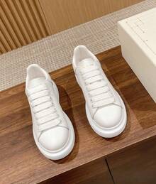 White MQ Wedge Sneakers With Black Heel Panel – Oversized Style Sneakers For Women And Men - 白色尾巴 - 查看 4