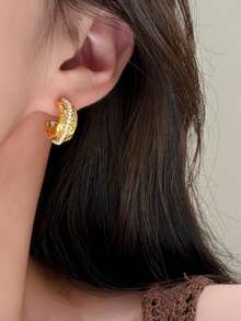 1 Pair Wrinkled Texture Gold C-Hoop Pearl Earrings, Luxury High-End Niche Design, Crushed Pearl Hoop Earrings, Commute Versatile Vintage Elegant Face-Slimming, 18K Gold Plated Unique Design, Gentle French Style Earrings Suitable For Women's Daily Wear And Office Commute - C-shaped Pearl Earrings - View 2
