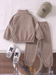 Boys' Autumn/Winter Casual Letter Print Long Sleeve Zip-Up Hoodie And Solid Color Jogger Sweatpants 2-Piece Set - Khaki - View 2