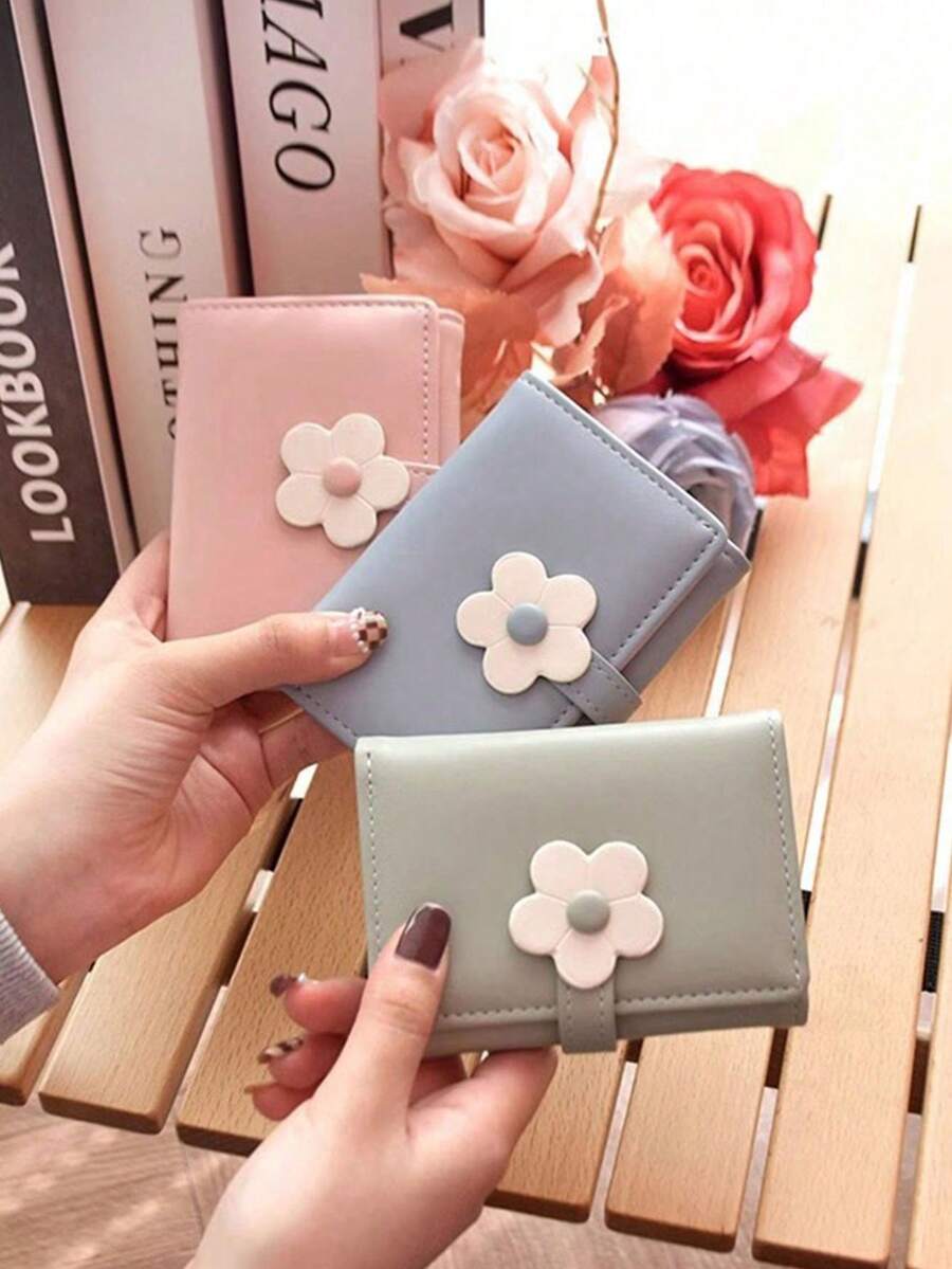 Flower Short Coin Wallet, Simple Black And White Contrasting Color Three Fold Wallet, Compact And Portable Multi Slot Coin Wallet, Cute Storage Wallet - Multicolor - View 1
